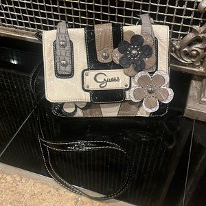 Guess Vintage Retro Flower Purse